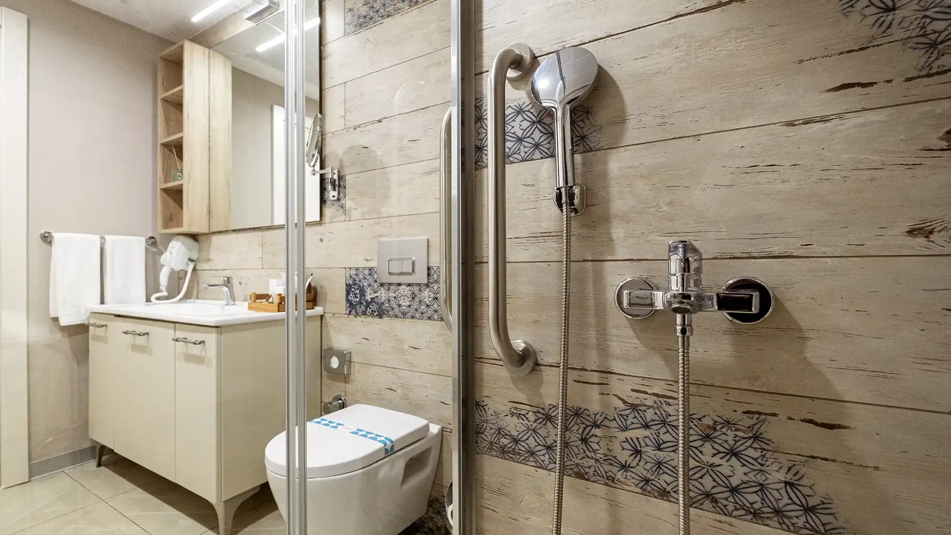https://maes.bulvia.com/mola-web/suites/family-suite/7.webp